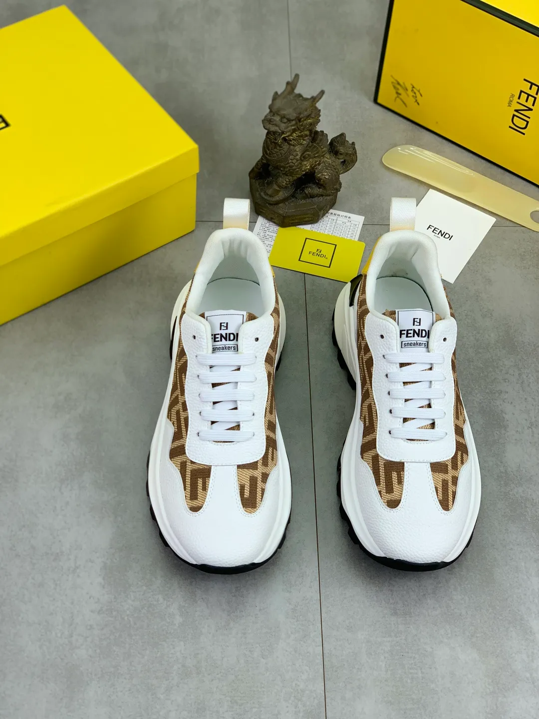 ​Men's shoes 💰P440 💰【New】Little monster 🆘 New FENDI 🕶️🕶️Simple routing effect, showing an elegant and cool driving shoe 🎬Using imported calfskin + first-layer pigskin lining🐂Excellent material🎬Detailed workmanship 🤗Comfortable foot feel➰➰. ​Pair it with any outfit to show your taste and temperament, low-key luxury ♻️Design ​simple and elegant ​noble and fashionable 🍃​Very loved and favored by trendy men 💓❤️Size: 38-44 (45 customized) 3️⃣ colors available